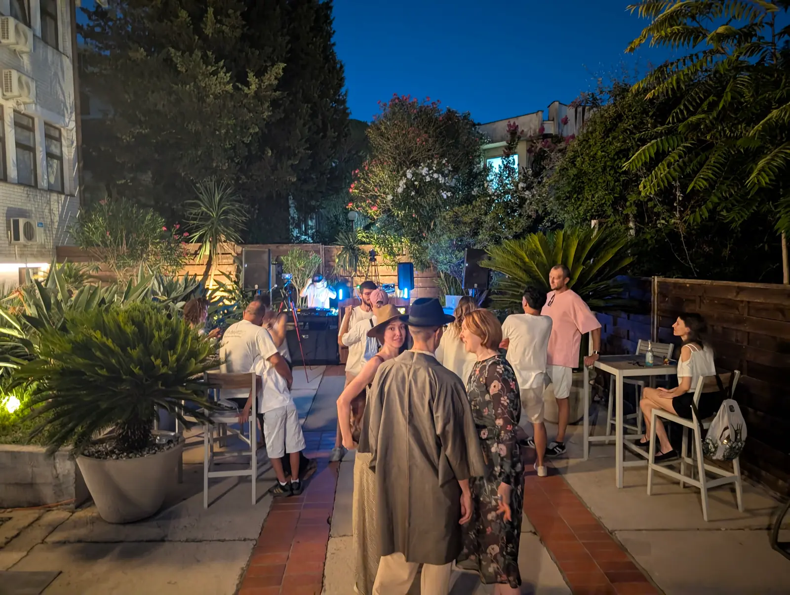 Guests at a Stereo Paradise Open Day at dusk